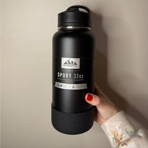 Hydrapeak 32oz Stainless Insulated Water Bottle leak Proof  black rubber bottom